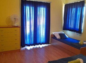 4 Schlafzimmer, Bügeleisen/Bügelbrett, Internetzugang, Bettwäsche