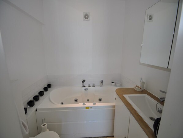 Apartemen | Kamar mandi