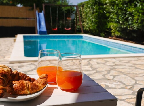 Holiday Home Krnić- Holiday Home