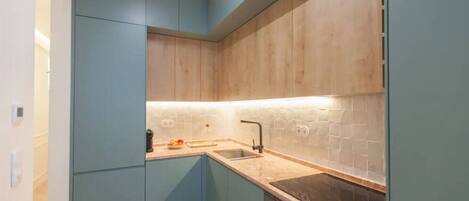 Réfrigérateur, four, plaque de cuisson, lave-vaisselle