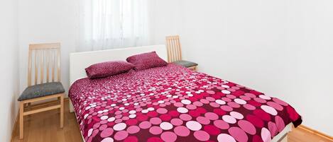 2 Schlafzimmer, Bügeleisen/Bügelbrett, Internetzugang, Bettwäsche