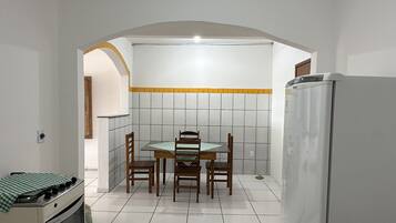 Casa standard, vista para o mar | Cozinha privada