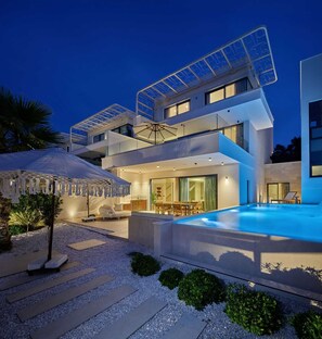 A heated pool - Mistral Villa – A Coastal Sanctuary of Luxury and Design ((Čiovo) Trogir)