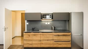 Classic Double Room | 2 bedrooms, desk, blackout drapes, iron/ironing board