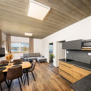 Appartement classique | Aire de séjour | Téléviseur à écran plat