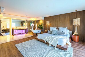 6 bedrooms, premium bedding, down duvets, memory-foam beds - Palm Beach Paradise | Villa w/ Beach, Pool, Cinema & Tiki (Palm Beach Gardens)