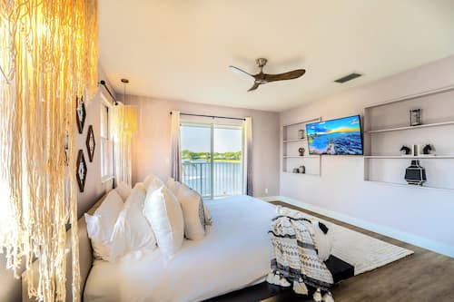 Deluxe-Haus, 6 Schlafzimmer, Gartenblick | 6 Schlafzimmer, hochwertige Bettwaren, Daunenbettdecken