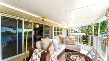 Deluxe House, 6 Bedrooms, Garden View | Balcony