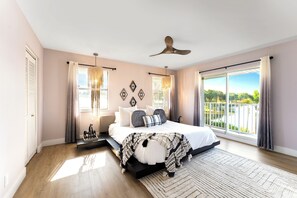 デラックス ハウス 6 ベッドルーム ガーデンビュー | 6 室のベッドルーム、高級寝具、羽毛の掛け布団、低反発ベッド