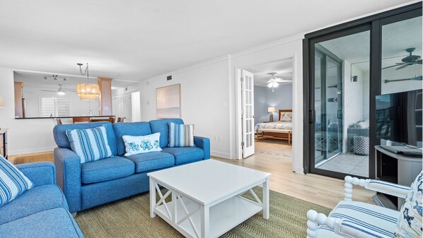 2 bedrooms, iron/ironing board, free WiFi, bed sheets - NEW TO VRBO: Loggerhead Cay Beachside Condo with Partial Gulf and Pool Views!  (Sanibel)