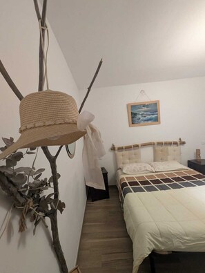 1 slaapkamer, een strijkplank/strijkijzer, beddengoed, rolstoeltoegang