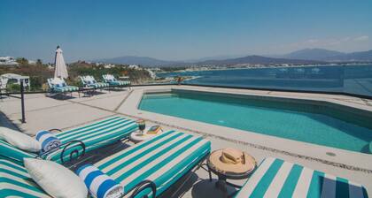 New Listing - Ocean view villa gated community fully staffed