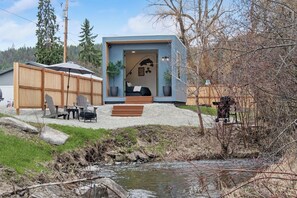 Property grounds - Peaceful Creekside Villa, Walk to Flathead Lake (Lakeside)