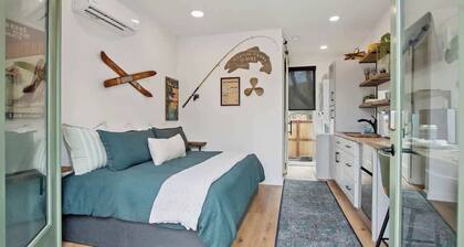 Peaceful Creekside Villa, Walk to Flathead Lake