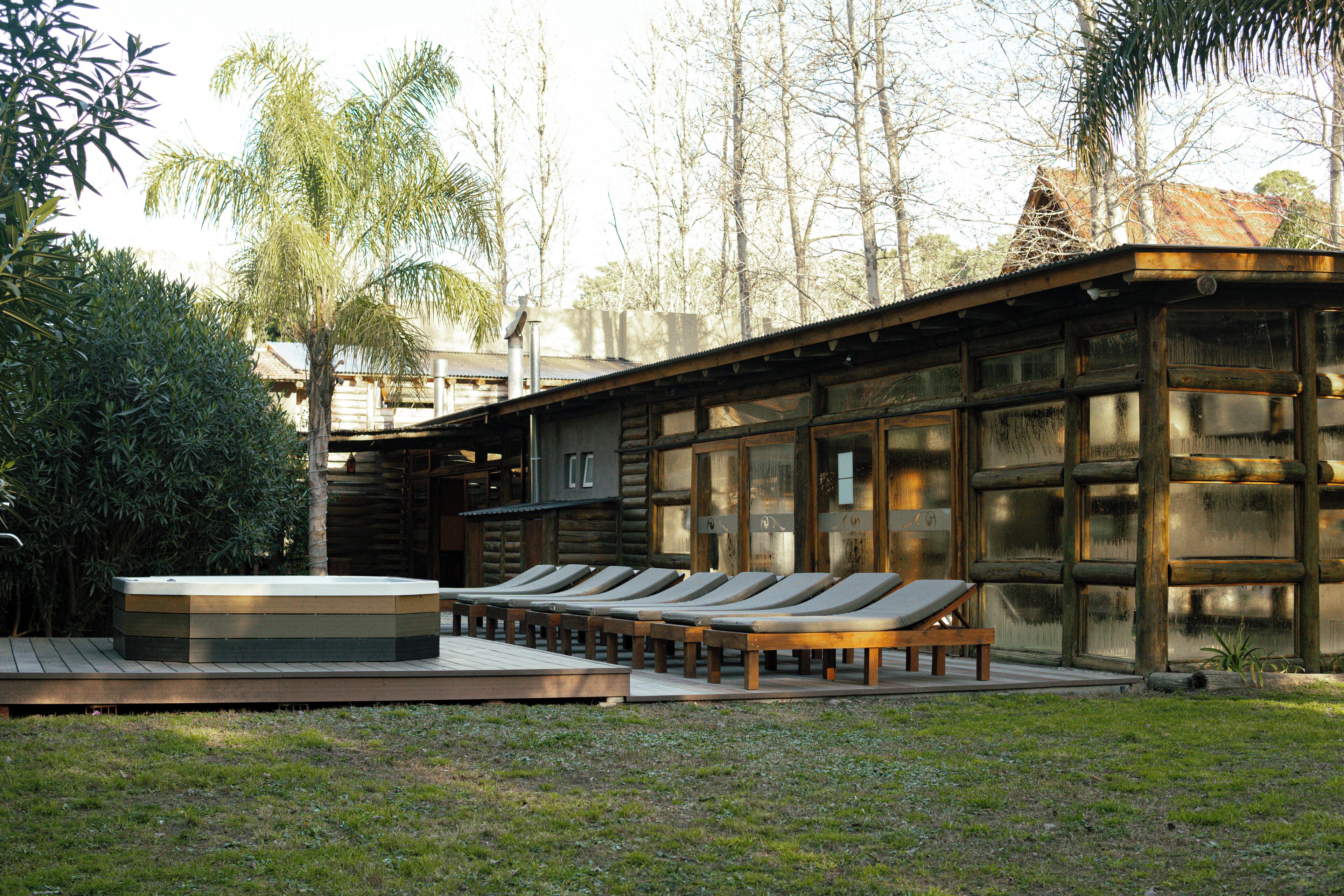 Una piscina cubierta