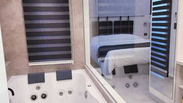 Deluxe Double Room | Premium bedding, in-room safe, desk, laptop workspace