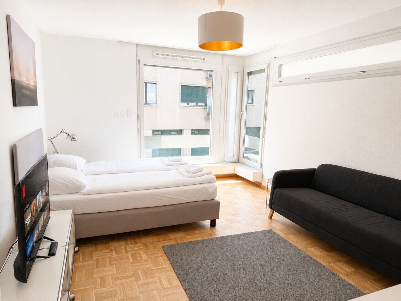 Desk, iron/ironing board, WiFi, bed sheets