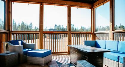 Modern Muskoka Retreat w/King Bed & Hot Tub