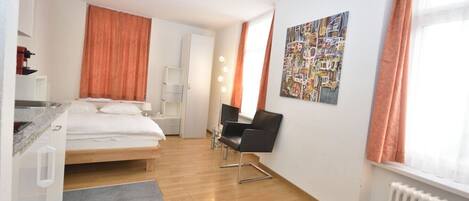 1 bedroom, desk, iron/ironing board, WiFi