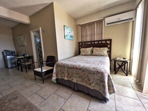 Classic Studio Suite, 1 Queen Bed, Non Smoking, Kitchenette | Desk, laptop workspace, iron/ironing board, free WiFi - Timbos Apartelle (Roseau)