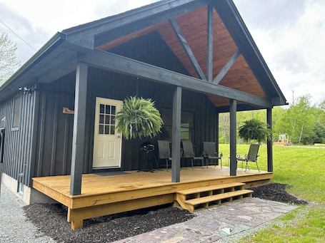 Exterior. Unique family-friendly Vermont cabin!