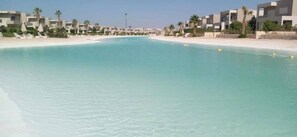 حمّام سباحة خارجي