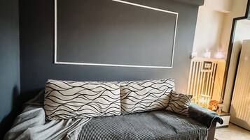 Lägenhet Basic - balkong - utsikt mot trädgården | Strykjärn/strykbräda och gratis wi-fi