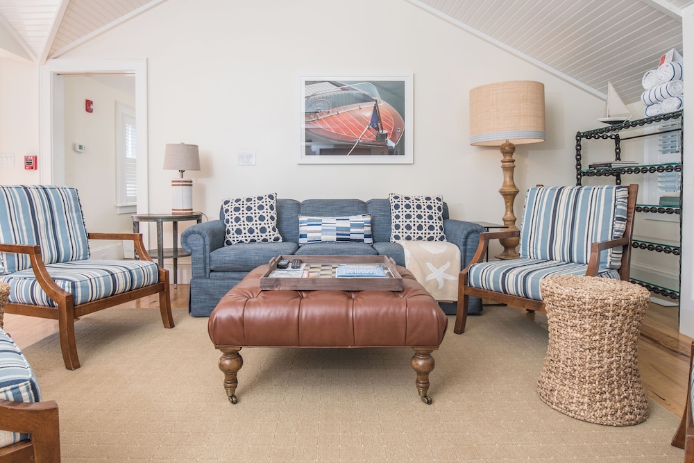 The Nantucket Hotel & Resort by null