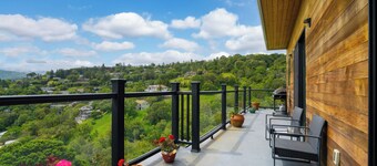 Modern Marin County Hill  Retreat 5BR, 4.5BA   Sleeps 10   Mt. Tam Views Near SF