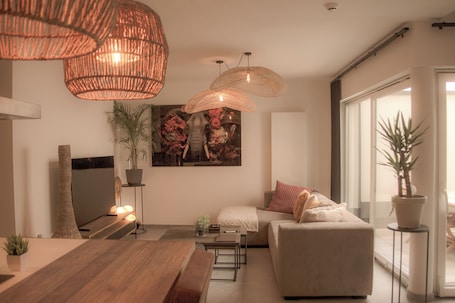 Smart TV. AP1 – 3-Bedrooms Apartment with Terrace near Charleroi Airport