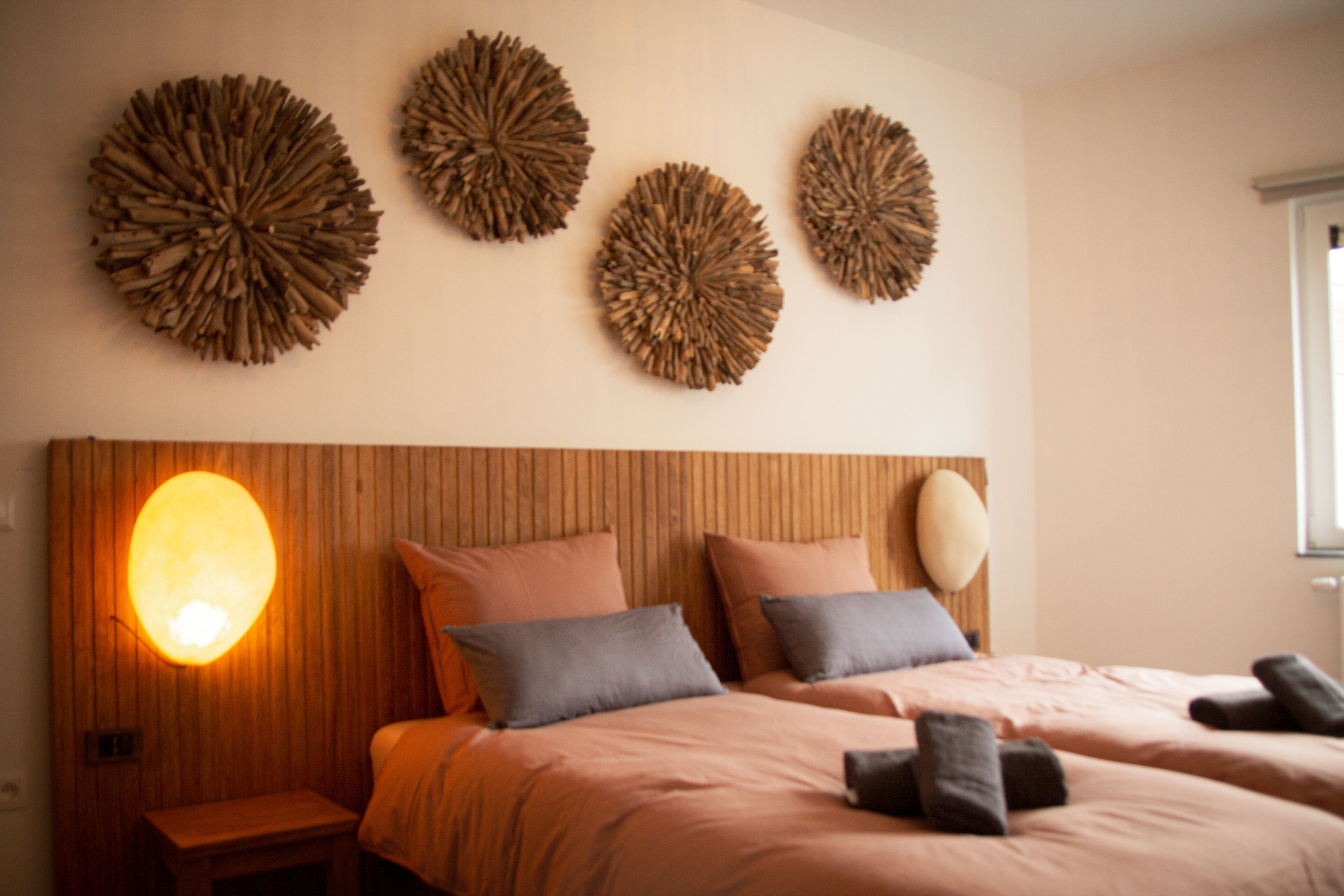 3 habitaciones, tabla de planchar con plancha, wifi y ropa de cama 