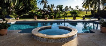 Charming 4-bedroom villa with AC and WiFi in the gated community.