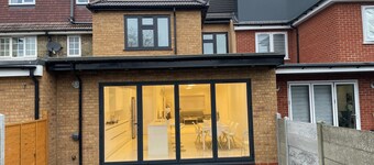 5 Bedroom Modern and Spacious House in London