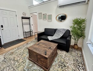 Televisión y chimenea 