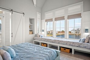 Interior - S'mores on the Shore 550 SOU (Port Aransas)