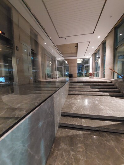 Luxury condo near Gulshan park, near popular restaurants, clubs, shops, & hotels