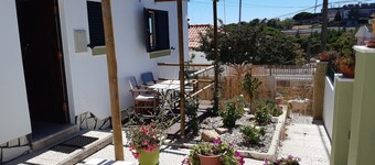 House with a fenced garden in Estoril
