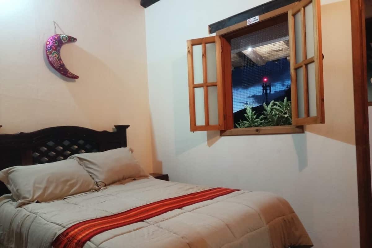 Habitación doble, vista al jardín | Escritorio, espacio para trabajar con laptop y wifi gratis