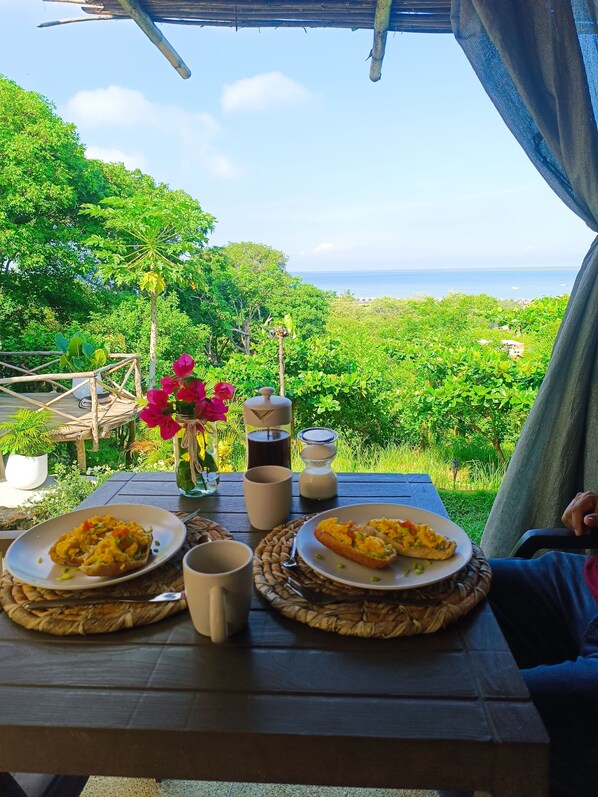 Free daily continental breakfast