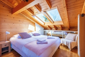 4 chambres, fer et planche à repasser, lit de bébé portatif, Wi-Fi