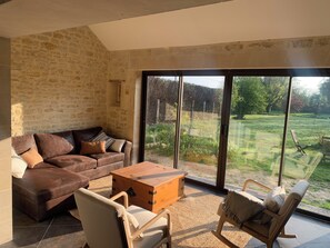 Fireplace - Exceptional group gîte for families, friends, professionals 24 pers. (Lingèvres)