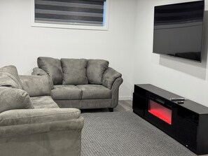Smart TV - Comfy Cozy One Bedroom Suite (Edmonton)