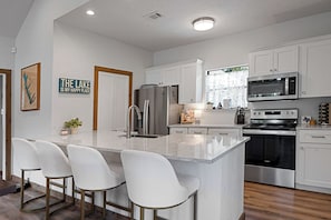 Fridge, microwave, oven, stovetop - 
Fire Pit, Lake Views, Blackstone + Private Dock (Mabank)