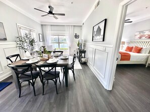 Dining - 2200 Beautiful, sunny townhome with lake views from every angle (Kissimmee)