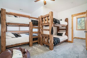 3 chambres, fer et planche à repasser, lit parapluie, Wi-Fi gratuit