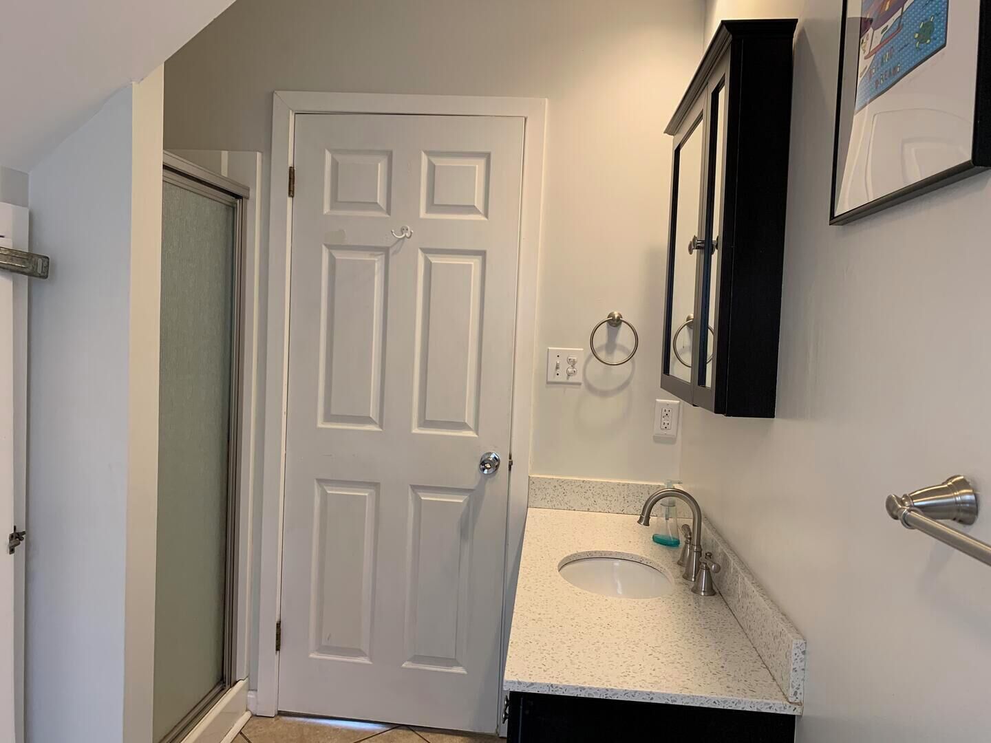 Casa, varias camas, cocina, vista al jardín (DOVER ROAD 101) | Baño