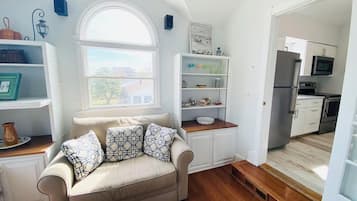 House, Multiple Beds, Kitchen, Garden View (DOVER ROAD 101) | Living area | TV