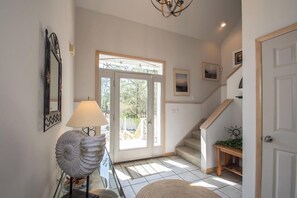 House, Multiple Beds, Pool Access, Garden View (HARBOR ROAD 17) | Interior