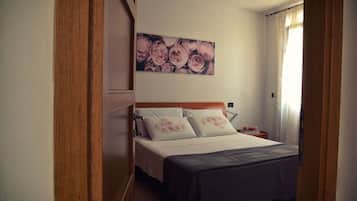 1 bedroom, in-room safe, iron/ironing board, free WiFi