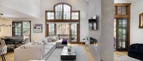 Smart-TV, Kamin, Tischtennisplatte, Stereoanlage